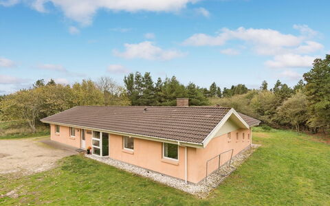 Vicktoria - 500M to the Fjord: Toit, Domicile, Chalet, Siding, Ombre, Ferme, Biens, Allée, Batiments Jardin, Cour