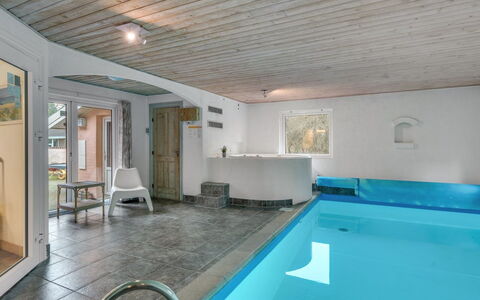 Vicktoria - 500M to the Fjord: Toit, Domicile, Chalet, Siding, Ombre, Ferme, Biens, Allée, Batiments Jardin, Cour