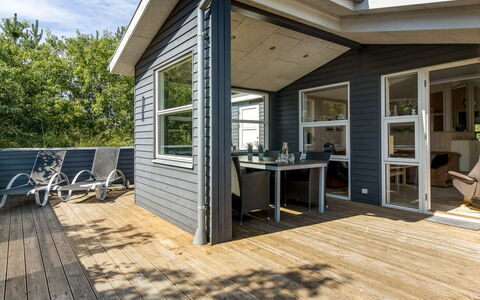 Omar - 1.0Km from the Sea: Maison, Toit, Domicile, Chalet, Cabanon, Batiments Jardin, Siding, Cour, Cabane En Rondins, Cabane