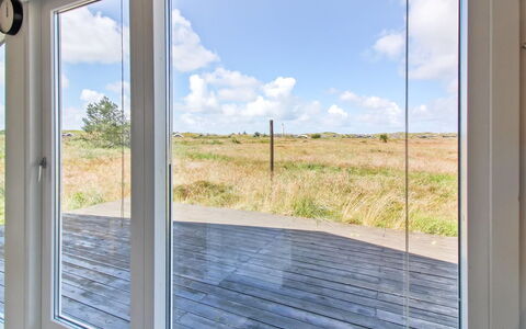 Edyta - 400M from the Sea: Herbe, Maison, Toit, Domicile, Chalet, Arbuste, Lot Terre, Zone Rurale, Ferme, Couverture De Sol