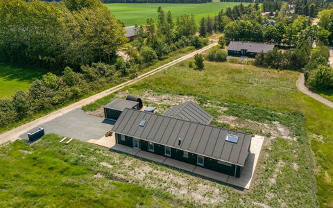 Måns - 500M to the Fjord: Chalet, Jardin, Siding, Batiments Jardin, Ombre, Cour, Arrière-Cour, Pelouse, Ferme, Aménagement Paysager