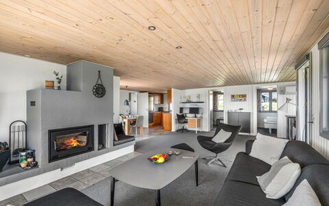 Anetta - 200M from the Sea: Meubles, Design Intérieur, Sol, Plafond, Bois, Sol, Canapé, Salon, Pièce, Éclairage
