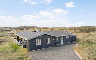 Anetta - 200M from the Sea