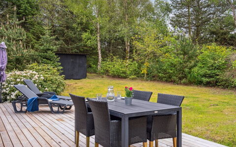 Marta - 1.5Km from the Sea: Maison, Toit, Domicile, Chalet, Cabanon, Batiments Jardin, Siding, Cour, Cabane En Rondins, Cabane