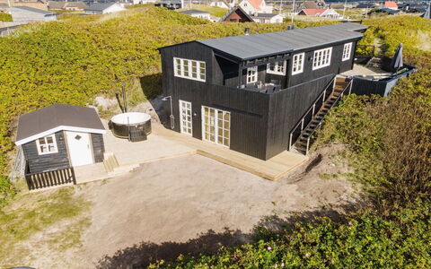 Ayu - 100M from the Sea: Chalet, Cabanon, Cabane, Ferme, Prairie, Cabane, Grange, Cabane En Rondins, Batiments Jardin