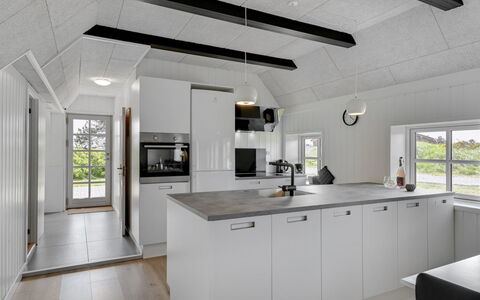 Giesela - 975M from the Sea: Plafond, Sol, Cuisine, Design Intérieur, Comptoir, Sol, Luminaire, Cabinetry, Appareil De Cuisine