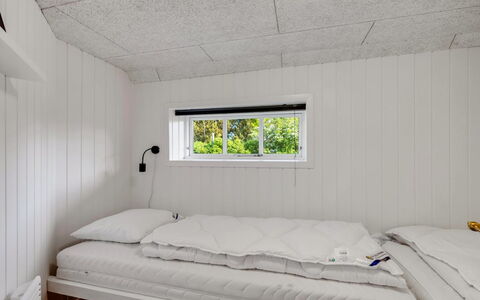 Giesela - 975M from the Sea: Mur, Bois, Plafond, Sol, Sol, Design Intérieur, Chambre, Pièce, Planche, Lit