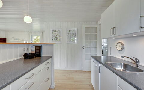 Shalez - from the Sea: Maison, Toit, Domicile, Chalet, Cabanon, Batiments Jardin, Siding, Cour, Cabane En Rondins, Cabane