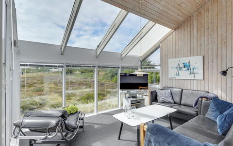 Anthonette - from the Sea: Design Intérieur, Plafond, Meubles, Architecture, Sol, Domicile, Sol, Canapé, Chaise, Salon