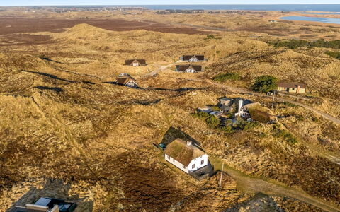 Trugot - 450M to the Fjord: Chalet, Domicile, Maison, Toit, Porche, Biens, Siding, Batiments Jardin, Ferme, Cour