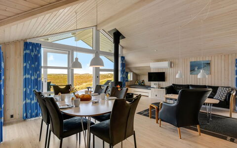 Zaga - from the Sea: Plafond, Domicile, Chalet, Luminaire, Dur, Ombre, Parquet, Tache De Bois, Salon