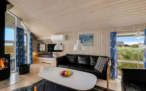 Zaga - from the Sea: Domicile, Chalet, Cabane En Rondins, Dur, Salon, Chaise, Tache De Bois, Recours, Hôtel