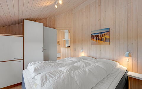 Zaga - from the Sea: Chambre, Bois, Design Intérieur, Plafond, Lit, Pièce, Sol, Drap De Lit, Literie, Sol