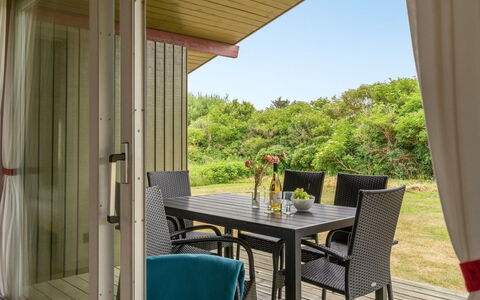 Siv - from the Sea: Arbuste, Design Urbain, Couverture De Sol, Brique, Appartement, Biens, Brickwork, Balcon, Aménagement Paysager