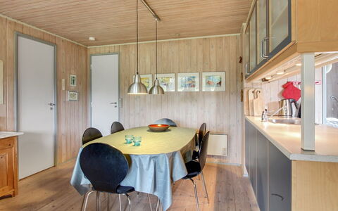 Thurgot - 720M to the Fjord: Design Intérieur, Bois, Sol, Plafond, Meubles, Sol, Cuisine, Table Cuisine Et Salle A Manger, Luminaire, Pièce