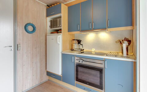 Thurgot - 720M to the Fjord: Bois, Design Intérieur, Comptoir, Sol, Sol, Cuisine, Meubles, Évier, Pièce, Cabinetry