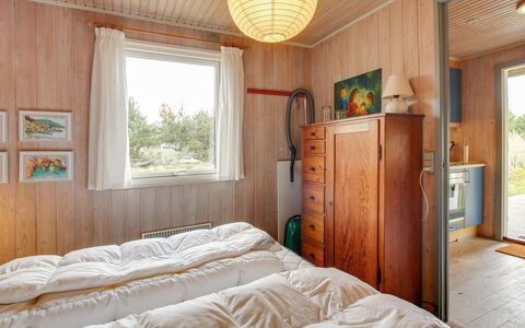 Thurgot - 720M to the Fjord: Bois, Chambre, Design Intérieur, Plafond, Meubles, Drap De Lit, Lit, Sol, Sol, Pièce