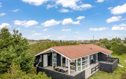 Andrie - 800M from the Sea: Arbuste, Design Urbain, Couverture De Sol, Brique, Appartement, Biens, Brickwork, Balcon, Aménagement Paysager