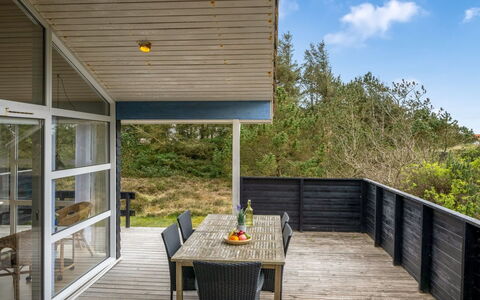 Andrie - 800M from the Sea: Arbuste, Design Urbain, Couverture De Sol, Brique, Appartement, Biens, Brickwork, Balcon, Aménagement Paysager