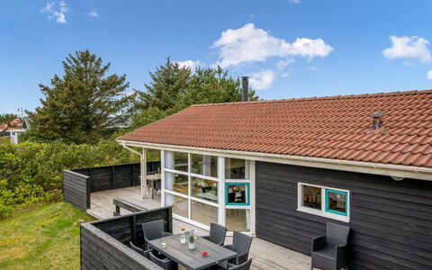 Andrie - 800M from the Sea: Arbuste, Design Urbain, Couverture De Sol, Brique, Appartement, Biens, Brickwork, Balcon, Aménagement Paysager