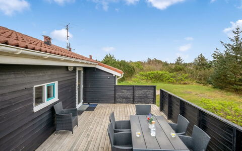 Andrie - 800M from the Sea: Arbuste, Design Urbain, Couverture De Sol, Brique, Appartement, Biens, Brickwork, Balcon, Aménagement Paysager