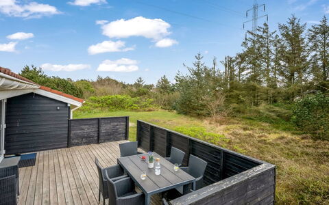 Andrie - 800M from the Sea: Arbuste, Design Urbain, Couverture De Sol, Brique, Appartement, Biens, Brickwork, Balcon, Aménagement Paysager