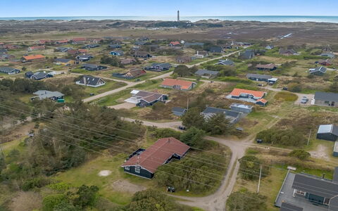Andrie - 800M from the Sea: Arbuste, Design Urbain, Couverture De Sol, Brique, Appartement, Biens, Brickwork, Balcon, Aménagement Paysager