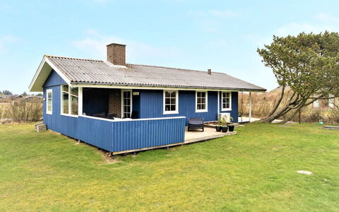 Maikel - 900M from the Sea: Herbe, Maison, Toit, Domicile, Chalet, Arbuste, Lot Terre, Zone Rurale, Ferme, Couverture De Sol