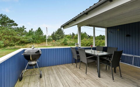 Maikel - 900M from the Sea: Herbe, Maison, Toit, Domicile, Chalet, Arbuste, Lot Terre, Zone Rurale, Ferme, Couverture De Sol