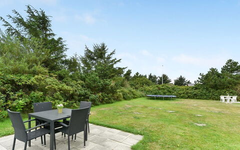 Maikel - 900M from the Sea: Herbe, Maison, Toit, Domicile, Chalet, Arbuste, Lot Terre, Zone Rurale, Ferme, Couverture De Sol