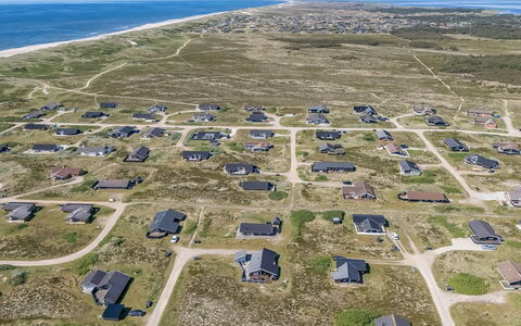 Henning - from the Sea: Chalet, Domicile, Maison, Toit, Porche, Biens, Siding, Batiments Jardin, Ferme, Cour