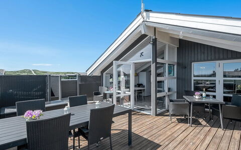 Henning - from the Sea: Chalet, Domicile, Maison, Toit, Porche, Biens, Siding, Batiments Jardin, Ferme, Cour
