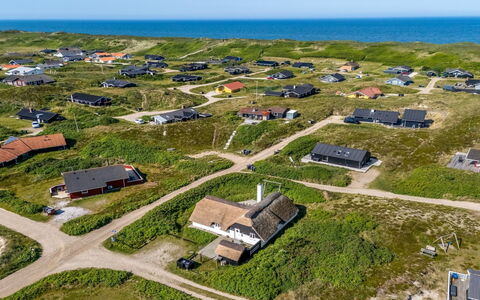 Annielle - from the Sea: Paysage, Lot Terre, Cabane