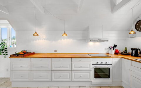 Annielle - from the Sea: Design Intérieur, Sol, Cuisine, Bois, Plafond, Cabinetry, Comptoir, Luminaire, Sol, Meubles