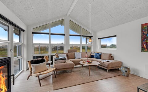 Tola - 450M from the Sea: Domicile, Plafond, Chalet, Dur, Salon, Cabane En Rondins