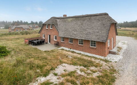 Matrona - 750M from the Sea: Toit, Chalet, Maison, Lot Terre, À Déchaumer, Zone Rurale, Ferme, Village, Grange