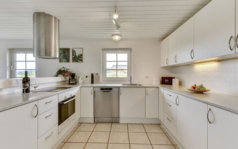 Matrona - 750M from the Sea: Maison, Domicile, Zone Résidentielle, Toit, Chalet, Lot Terre, Biens, Cour, Jardin, Siding