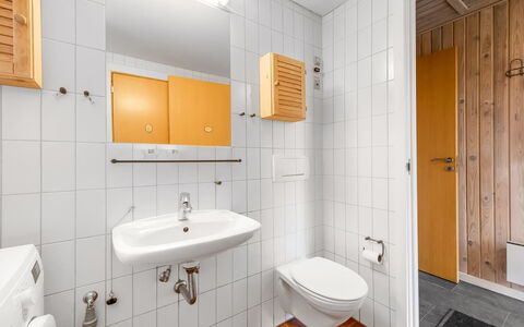 Odmar - 300M from the Sea: Sol, Luminaire Plomberie, Design Intérieur, Sol, Évier, Pièce, Robinet, Plomberie, Lavabo, Salle De Bains