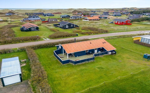 Odmar - 300M from the Sea: Bois, Maison, Chalet, Domicile, Toit, Zone Rurale, Siding, Cabane En Rondins, Batiments Jardin, Dur