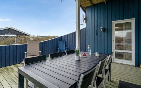 Odmar - 300M from the Sea: Bois, Maison, Chalet, Domicile, Toit, Zone Rurale, Siding, Cabane En Rondins, Batiments Jardin, Dur