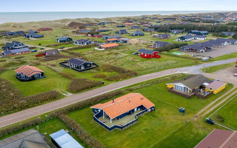 Odmar - 300M from the Sea: Bois, Maison, Chalet, Domicile, Toit, Zone Rurale, Siding, Cabane En Rondins, Batiments Jardin, Dur