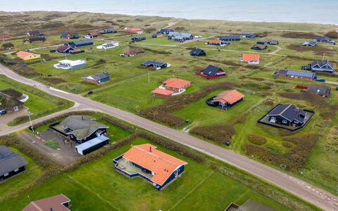 Odmar - 300M from the Sea: Bois, Maison, Chalet, Domicile, Toit, Zone Rurale, Siding, Cabane En Rondins, Batiments Jardin, Dur
