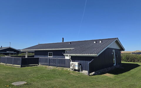 Odmar - 300M from the Sea: Bois, Maison, Chalet, Domicile, Toit, Zone Rurale, Siding, Cabane En Rondins, Batiments Jardin, Dur