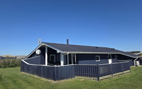 Odmar - 300M from the Sea: Bois, Maison, Chalet, Domicile, Toit, Zone Rurale, Siding, Cabane En Rondins, Batiments Jardin, Dur