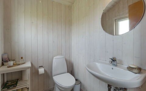 Suometar - 400M from the Sea: Herbe, Maison, Toit, Chalet, Domicile, Arbuste, Ferme, Lot Terre, Zone Rurale