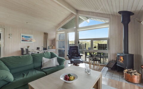 Suometar - 400M from the Sea: Bois, Domicile, Maison, Chalet, Plafond, Porte, Salon, Dur, Canapé