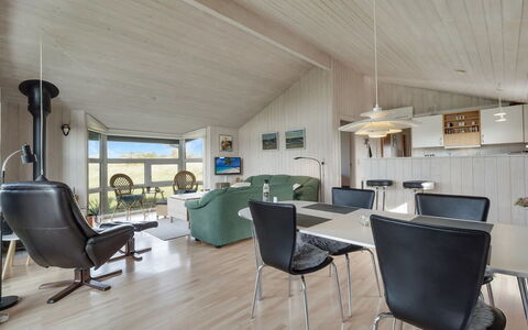 Suometar - 400M from the Sea: Design Intérieur, Plafond, Sol, Meubles, Sol, Canapé, Luminaire, Salon, Pièce, Domicile