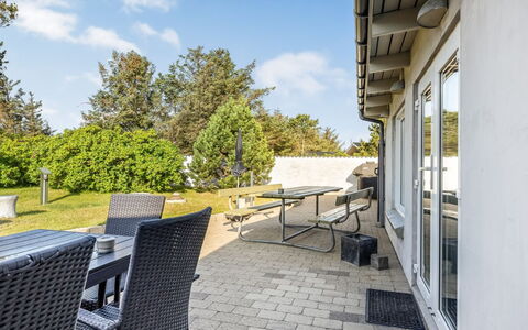 Lenni - 700M from the Sea: Bois, Domicile, Porche, Plate-Forme, Dur, Toit, Tache De Bois, Parquet, Eco Hôtel