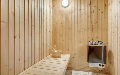 Lenni - 700M from the Sea: Bois, Domicile, Porche, Plate-Forme, Dur, Toit, Tache De Bois, Parquet, Eco Hôtel