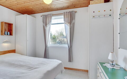 Ingebritt - 1.5Km from the Sea: Design Intérieur, Mur, Meubles, Sol, Sol, Bois, Lit, Plafond, Chambre, Pièce